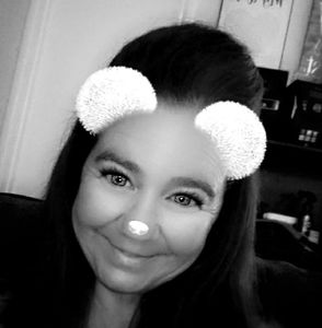 Meet your Posher, Larissa